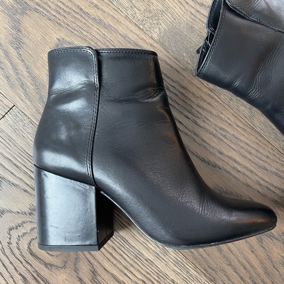 Black Leather Aldo Ankle Booties 7.5 GUC - Picture 5 of 10